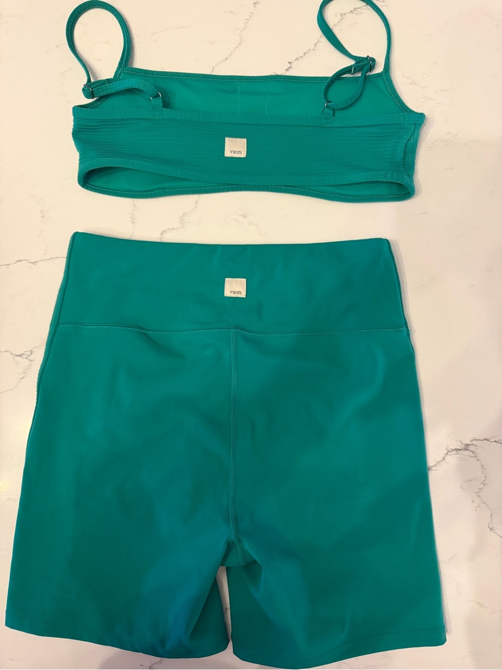 Vuori Workout Set - Picture 2 of 4